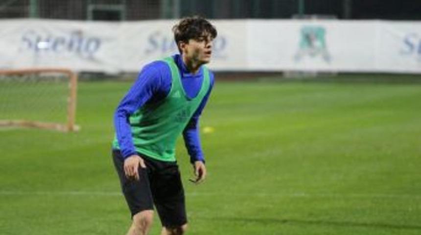 E. Yeni Malatyaspor&rsquo;da Kampın G&ouml;zdesi Yeni Transfer Berk Yıldız