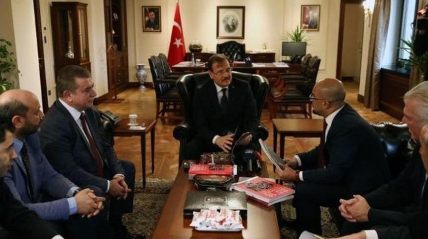 Başbakan Yardımcısı &Ccedil;avuşoğlu, T&uuml;rkiye Foto Muhabirleri Derneği Heyetini Kabul Etti