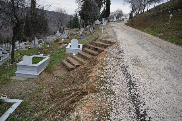 Bilecik Belediyesi’nden Mezarlıkta Kapsamlı Çalışma