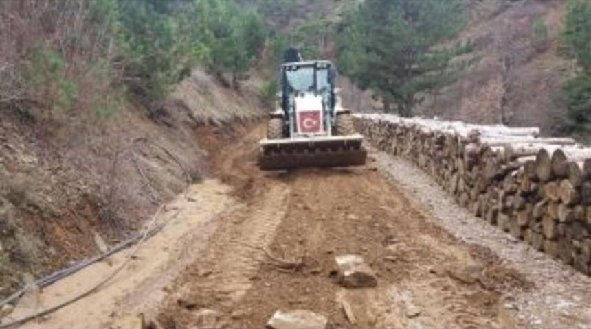 Kestane Deresinde Yol A&ccedil;ma &Ccedil;alışmaları Devam Ediyor