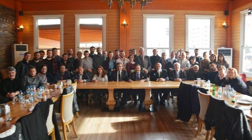 Başkan Cahan Gazetecilerle Bir Araya Geldi