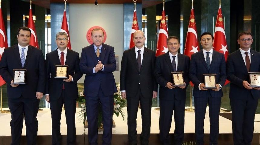 Sur Ve Kayapınar Kaymakamlarına &Ouml;d&uuml;l