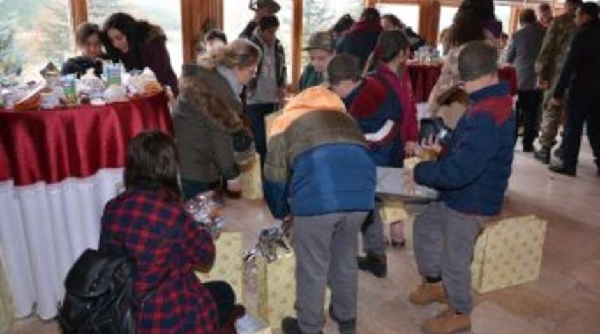 ‘bizim Çocuklar’ın Ayakkabı Sevinci