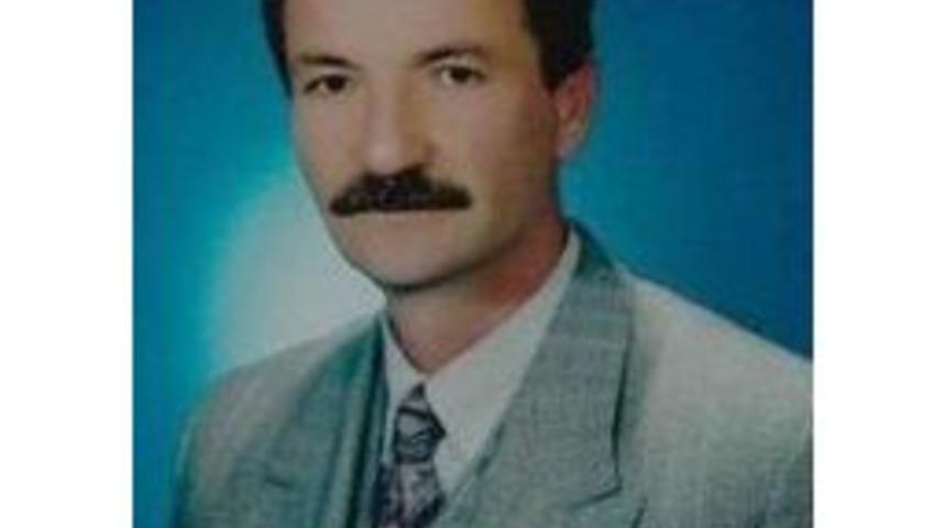 Gazeteci Aksa&ccedil;, Mezarı Başında Anıldı