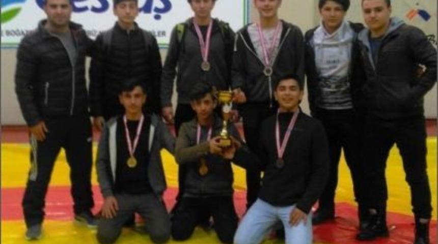 Bayrami&ccedil;li G&uuml;reş&ccedil;ilerden Başarı