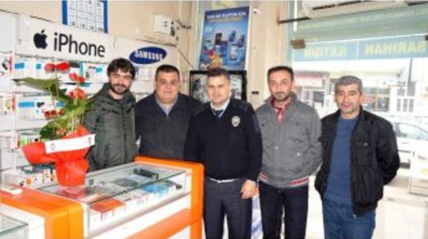 Emniyet &Ccedil;alışanları Gazetecileri Unutmadı