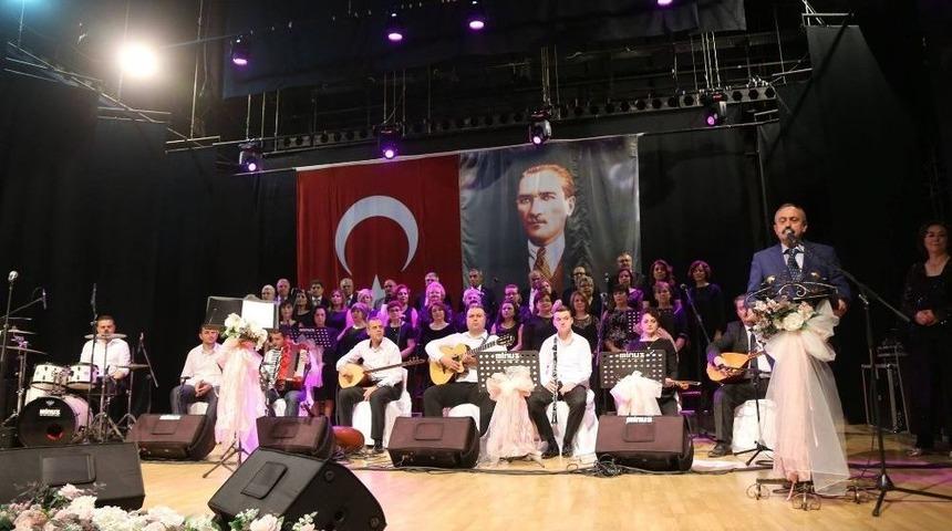Kırklareli Kent Konseyi T&uuml;rk Halk M&uuml;ziği Korosu&rsquo;ndan T&uuml;rk&uuml; Ş&ouml;leni