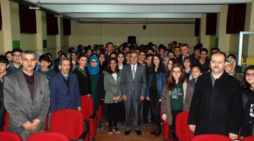 Vali Kalkancı &Ouml;ğrencilerle Bir Araya Gelmeye Devam Ediyor