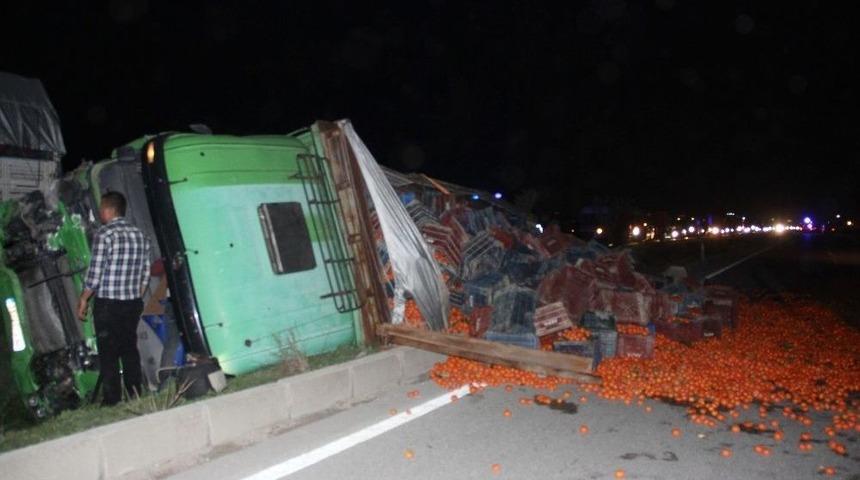 Adana&rsquo;da Zincirleme Trafik Kazası: 8 Yaralı