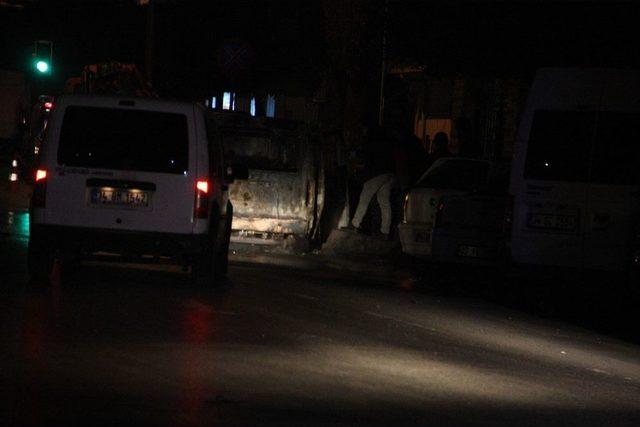 Beyoğlu’nda Polis Aracı Alev Alev Yandı