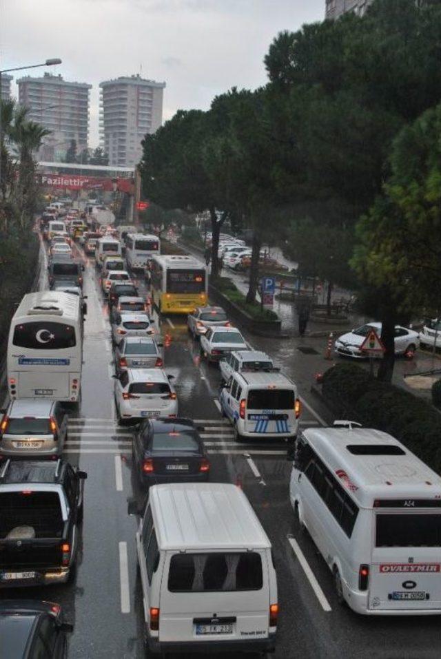 Aydın’da Trafik Yoğunluğu Önlenemiyor