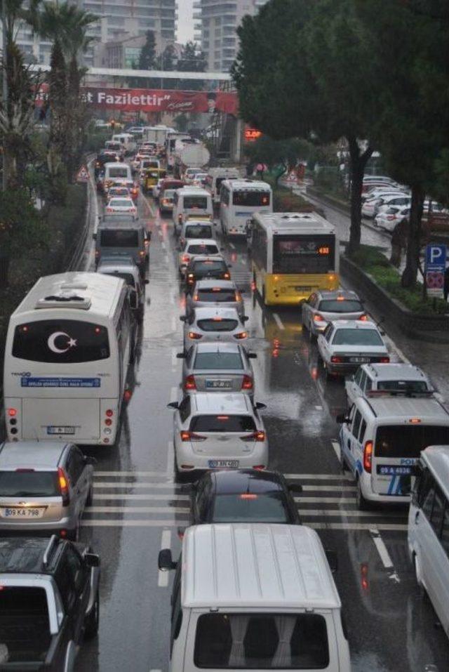 Aydın’da Trafik Yoğunluğu Önlenemiyor