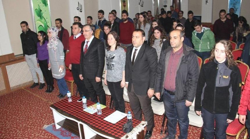 Şemdinli&rsquo;de Şiir Ve M&uuml;zik Dinletisi