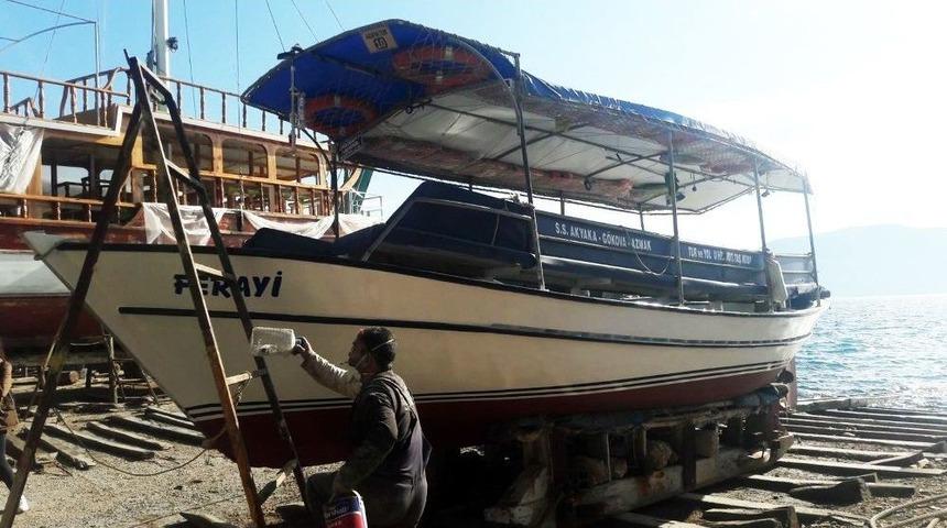 Tekneler Yaza Hazırlanıyor