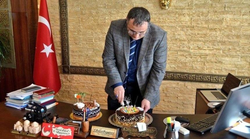 Personelinden Kaymakama Pasta S&uuml;rprizi