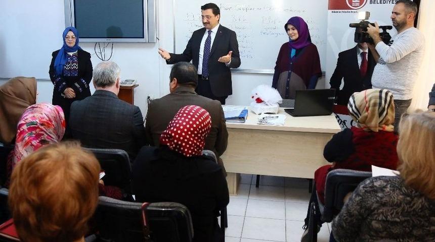 Sertifikalarını Başkan Ak&rsquo;tan Aldılar