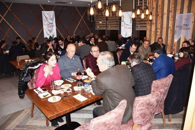 Trabzon Forum’dan, Gazetecilere Anlamlı Hediye