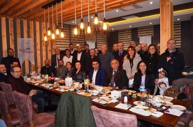 Trabzon Forum’dan, Gazetecilere Anlamlı Hediye