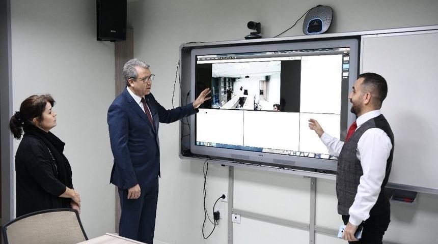 Ege&rsquo;de Uzaktan Eğitim Uygulamaları Tek &Ccedil;atı Altına Toplandı