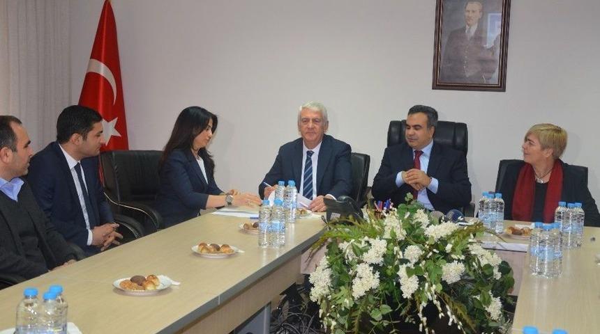 Suriyeli M&uuml;lteciler Tekstil İş&ccedil;isi Olacak