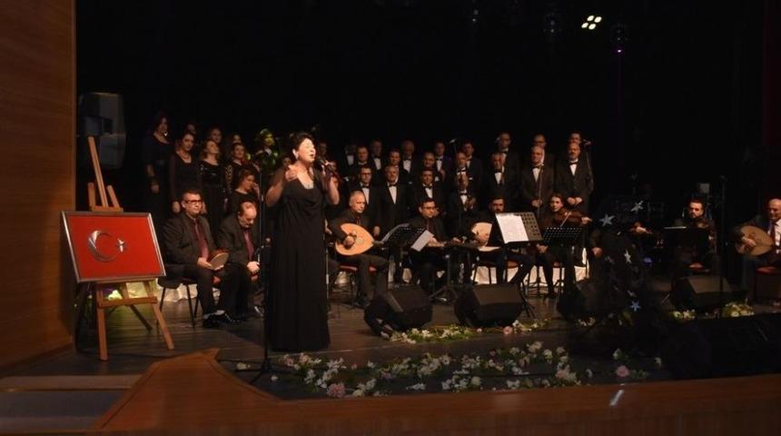 T&uuml;rk Sanat M&uuml;ziği Korosu, Davetlileri B&uuml;y&uuml;ledi