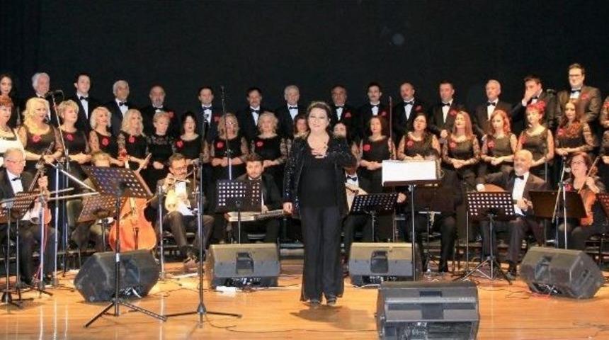 Yunus Emre K&uuml;lt&uuml;r Merkezinde &rsquo;sezon Ortası&rsquo; Konseri