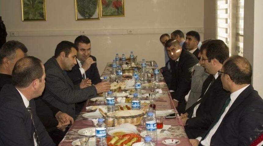 M&uuml;d&uuml;r Durgun, Esnafla Bir Araya Geldi