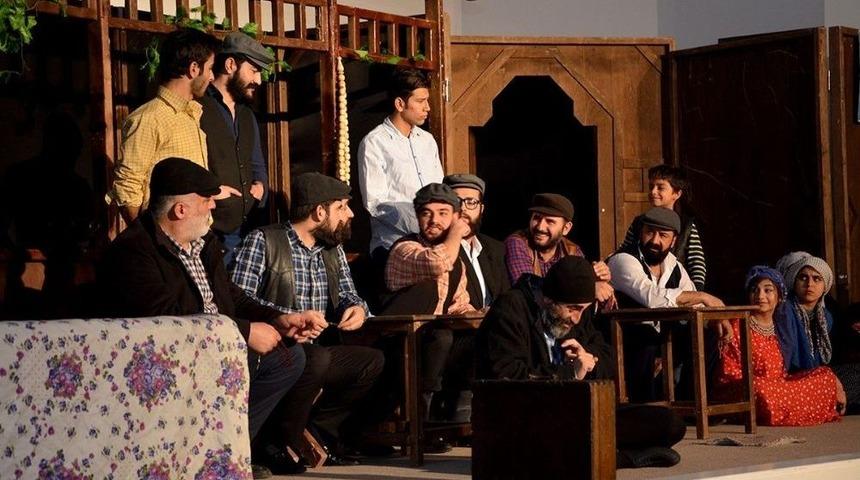 Ceylanpınar&rsquo;da Tiyatro Oyununa Yoğun İlgi