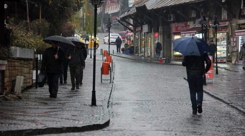 Edirne&rsquo;de Sağanak Yağış Etkili Oluyor