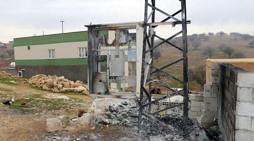 Standart Dışı Sigorta Y&uuml;z&uuml;nden Trafo Alev Alev Yandı