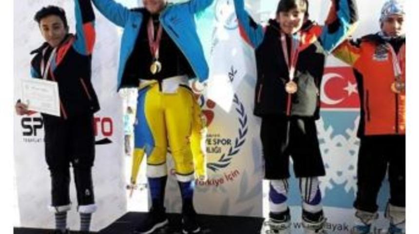 Bing&ouml;ll&uuml; Kayak&ccedil;ı T&uuml;rkiye 2&rsquo;incisi Oldu