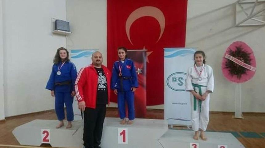 Başarılı Sporcu &Ouml;rnek Oluyor