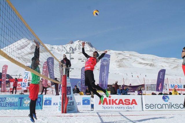 Erciyes Avrupa Kar Voleybolu Kupası Başlıyor