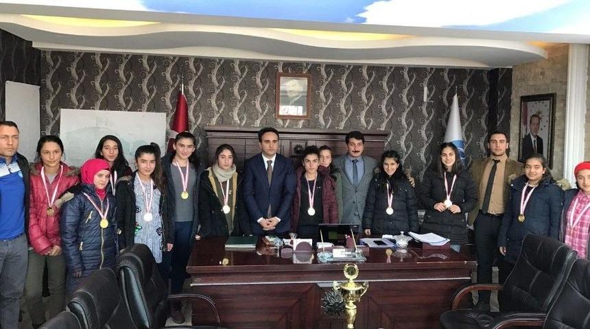 &Ccedil;aldıranlı &Ccedil;ocuklar Van Birincisi Oldu