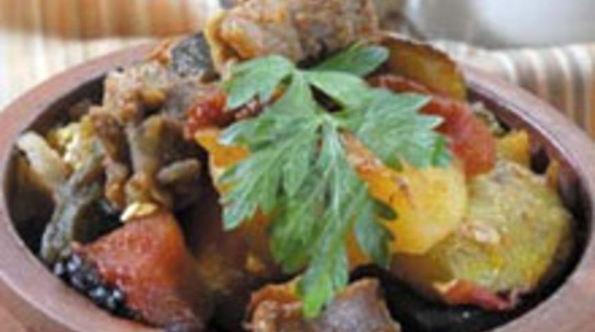 Kuzu Etli Sebzeli G&uuml;ve&ccedil;