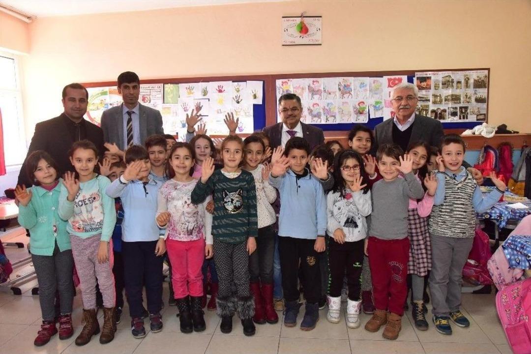 Başkan Yağcı, &Ouml;ğretmen Ve &Ouml;ğrencilerle Bir Araya Geldi