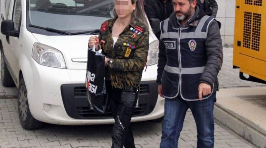 G&ouml;zaltına Alınan Travesti İlan Sitesi Y&ouml;neticileri Adliyeye Sevk Edildi