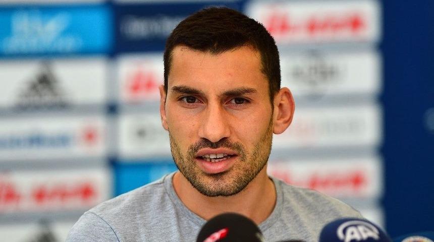 Şener &Ouml;zbayraklı: &ldquo;hata Yapınca &Uuml;z&uuml;nt&uuml;s&uuml;n&uuml; Yaşıyorum&rdquo;