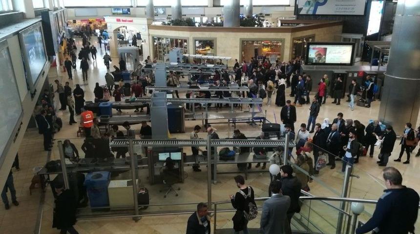 Antalya&rsquo;daki Sevgilisini G&ouml;rmek İ&ccedil;in U&ccedil;ağa Biletsiz Binmiş