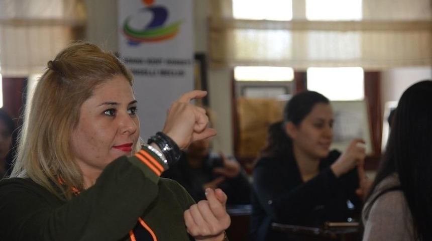 Adana Kent Konseyi&rsquo;nden İşaret Dili Eğitimi