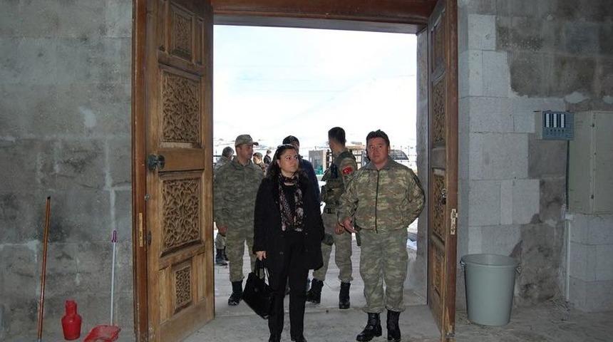 Sema &Uuml;nl&uuml;, Karakolu Ziyaret Etti