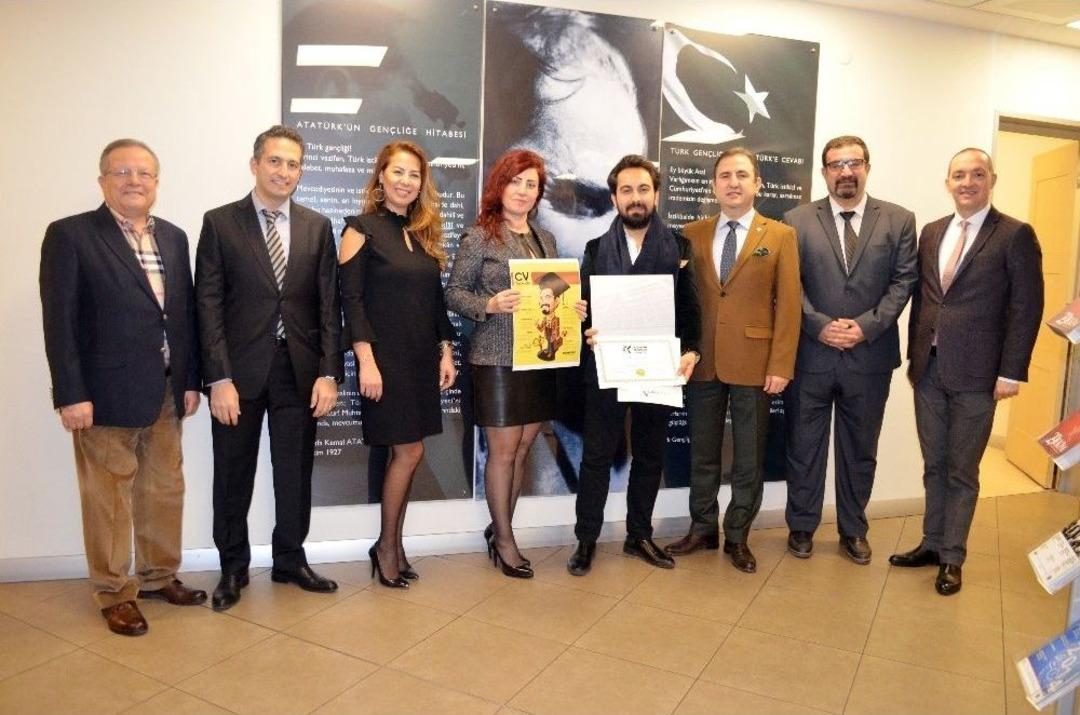 Cv Tasarım Yarışmasında İlk &Uuml;&ccedil; Derece İstanbul&rsquo;un