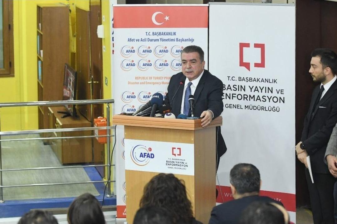 Başbakan Yardımcıları Akdağ Ve &Ccedil;avuşoğlu, Deprem Anını Yaşadı