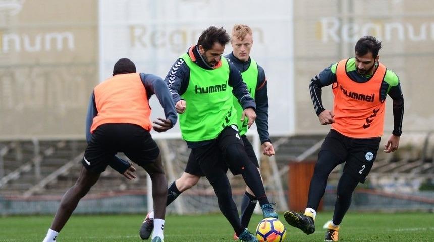 Atiker Konyaspor, Trabzonspor Ma&ccedil;ı Hazırlıklarını S&uuml;rd&uuml;r&uuml;yor