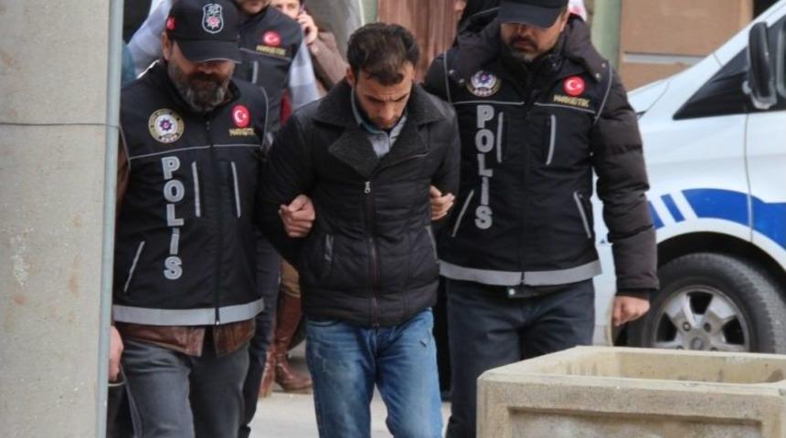 Eskişehir&rsquo;de Uyuşturucu Satıcıları Adliyeye Sevk Edildi
