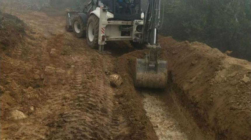 Manisa Batı Kışlada Dere Temizlik &Ccedil;alışmasına Devam Ediliyor