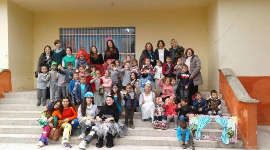 Ayvalık&rsquo;ta Z&uuml;beyde Hanım K&ouml;y &Ccedil;ocuklarını G&uuml;ld&uuml;rd&uuml;