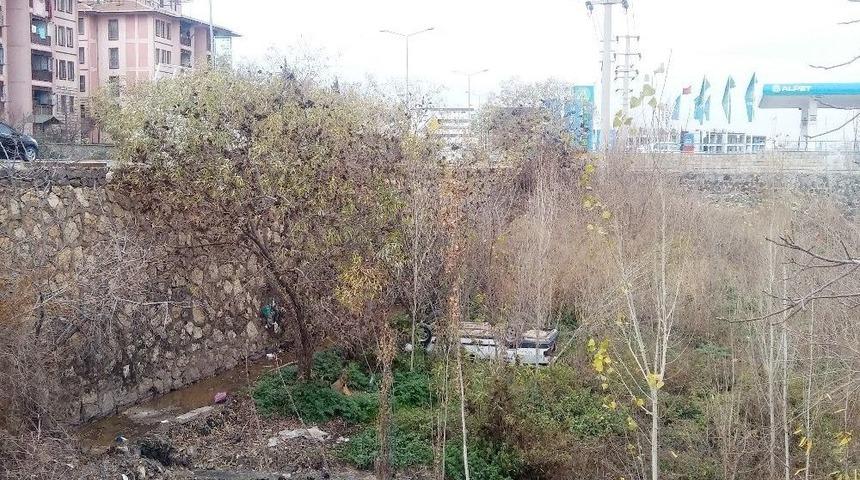 &Uuml;st &Uuml;ste Gelen Aksilikler U&ccedil;uruma S&uuml;r&uuml;kledi