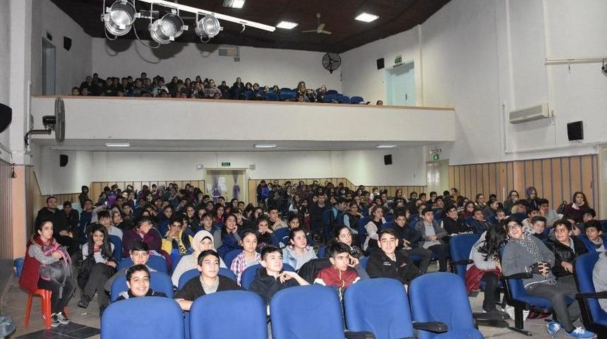 Şehzadeler&rsquo;de Ortaokul &Ouml;ğrencilerine Ders &Ccedil;alışma Semineri