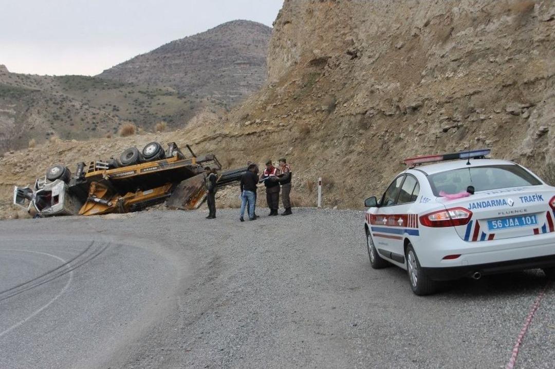 Virajı Alamayan Vin&ccedil; Devrildi: 1 &Ouml;l&uuml;